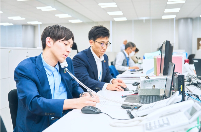 引受業務を行う様子